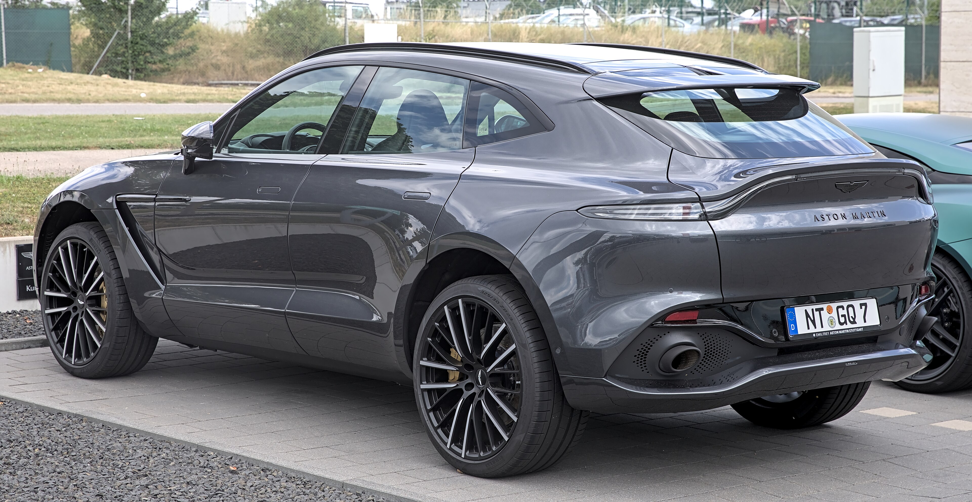 Aston Martin DBX