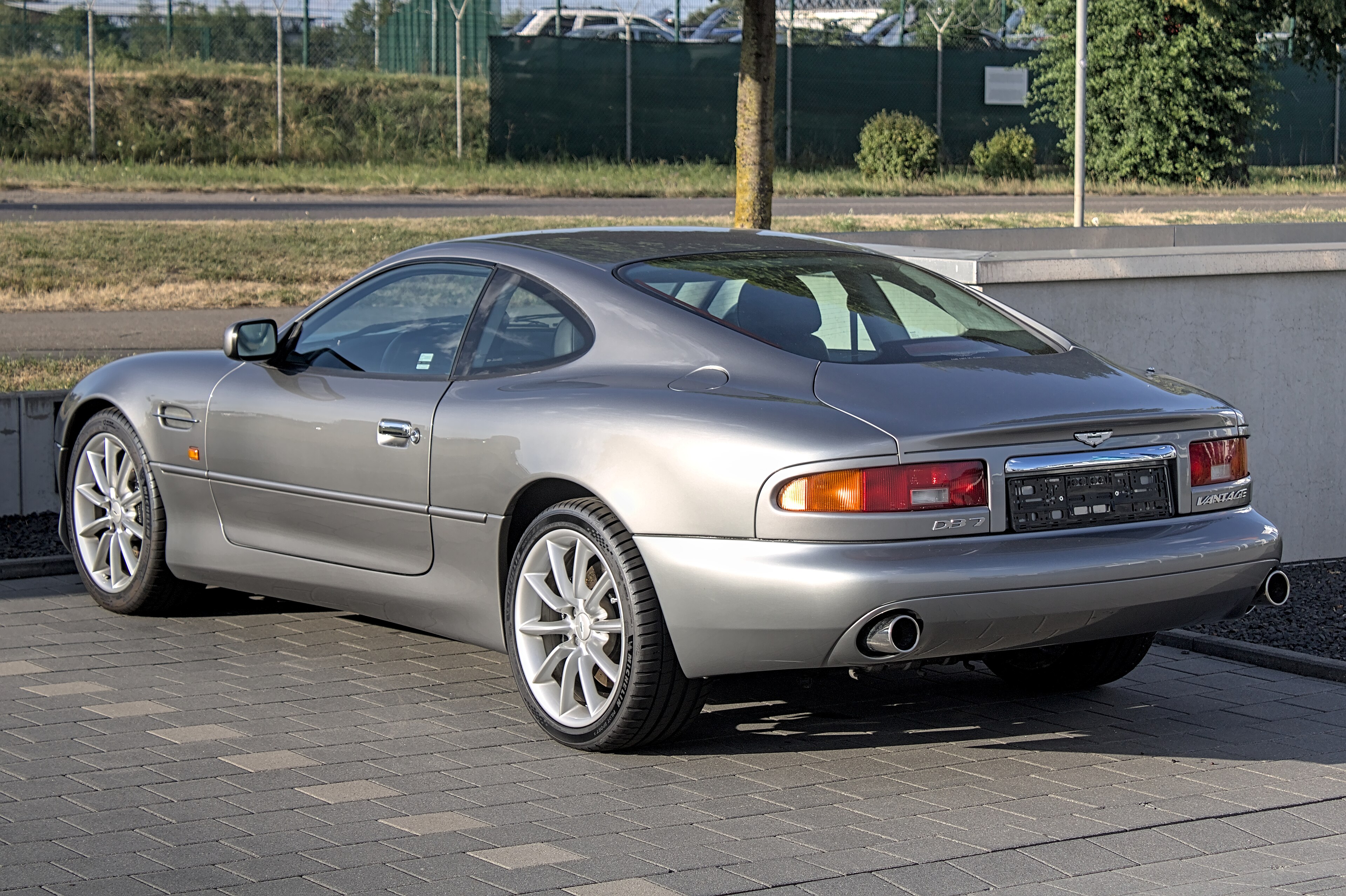 Aston Martin Vantage