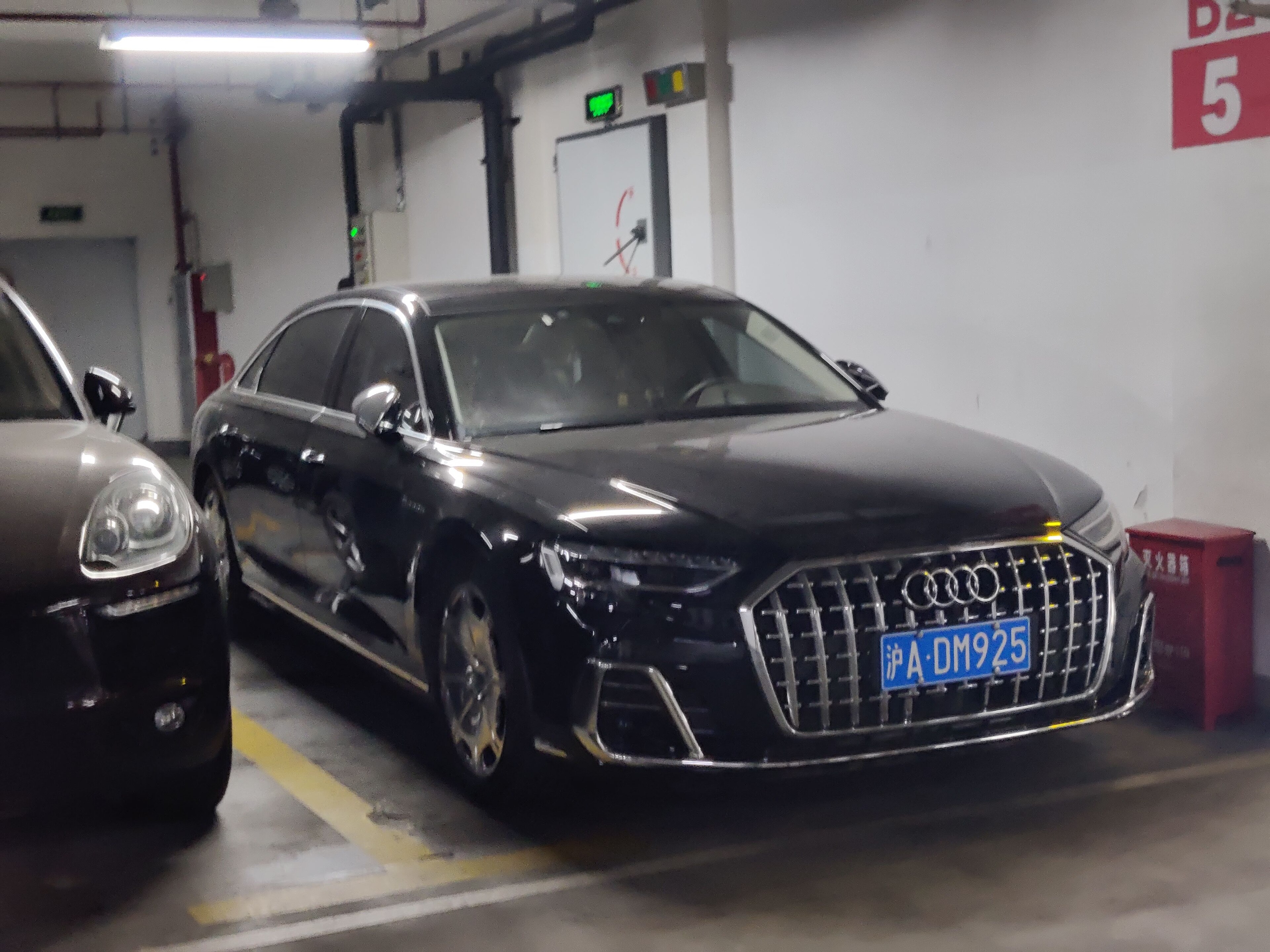 Audi A8 L e