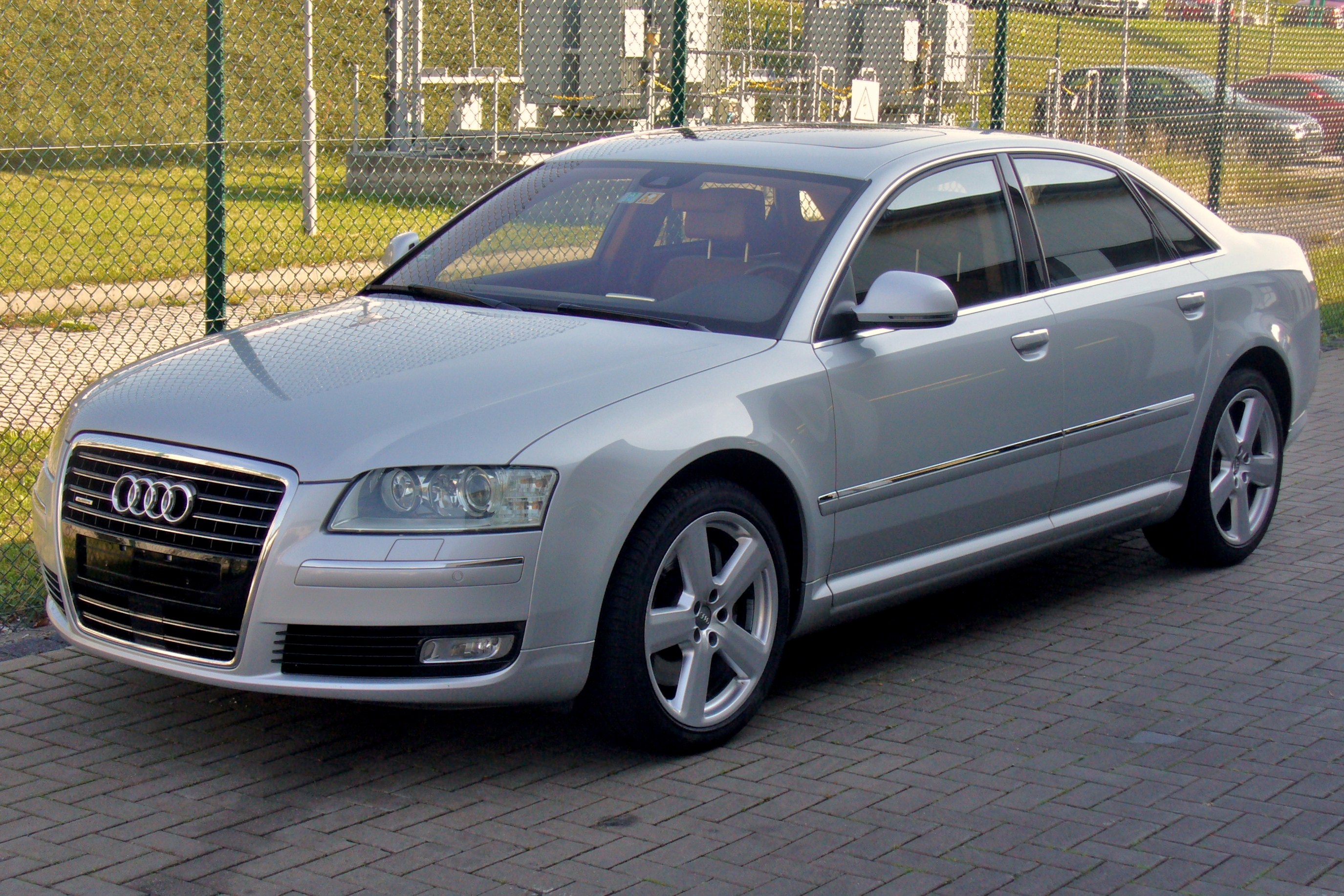 Audi a8-quattro