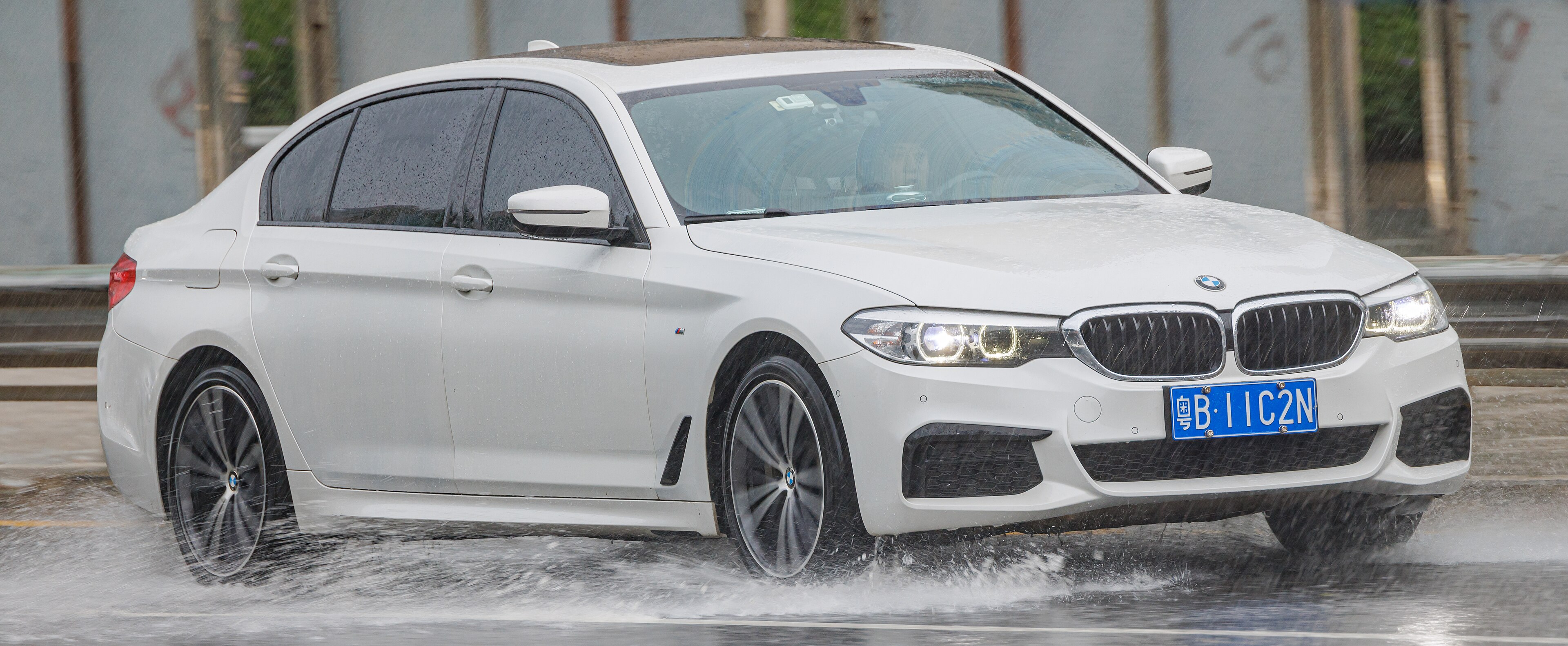 BMW 528i