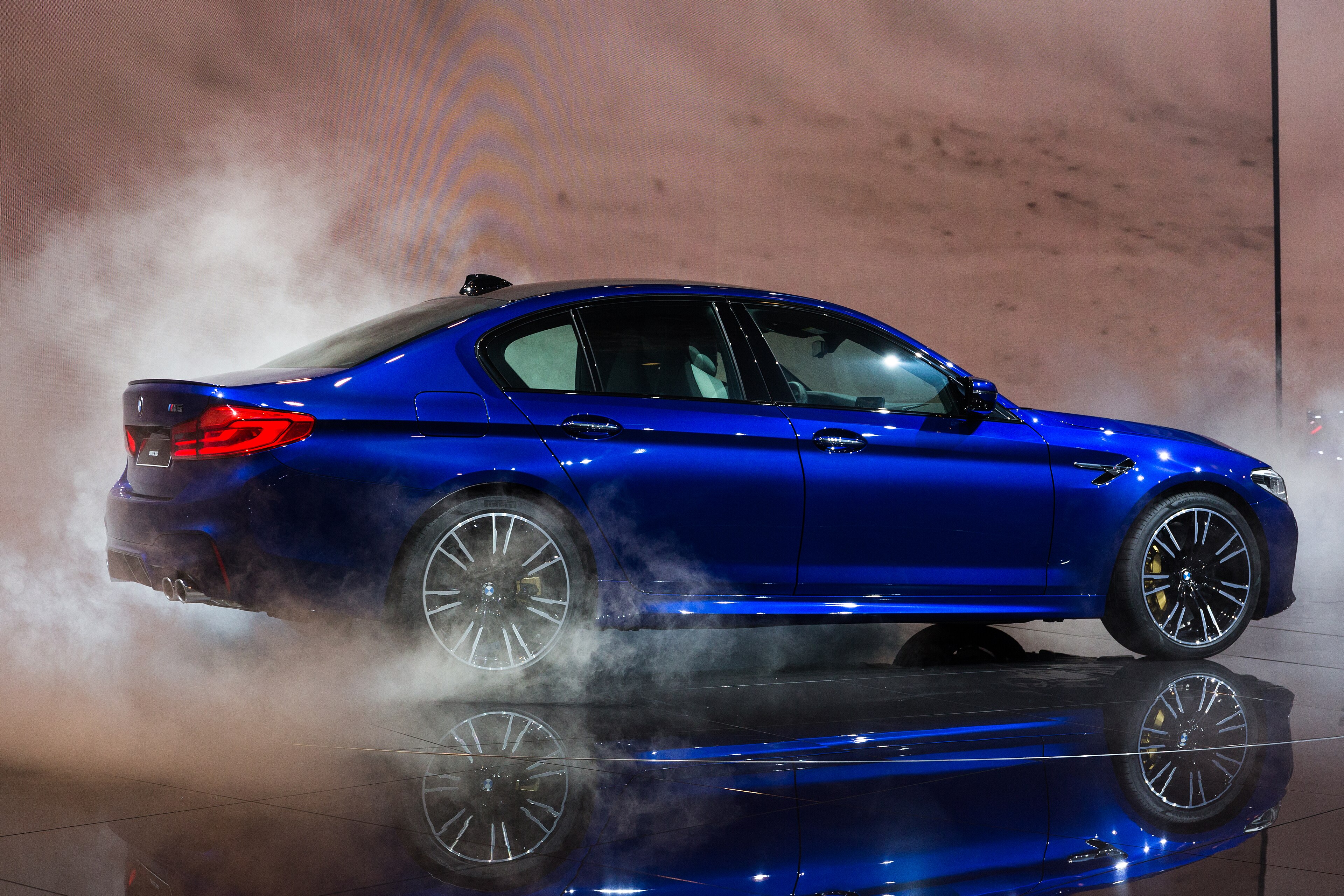 BMW m5-sedan