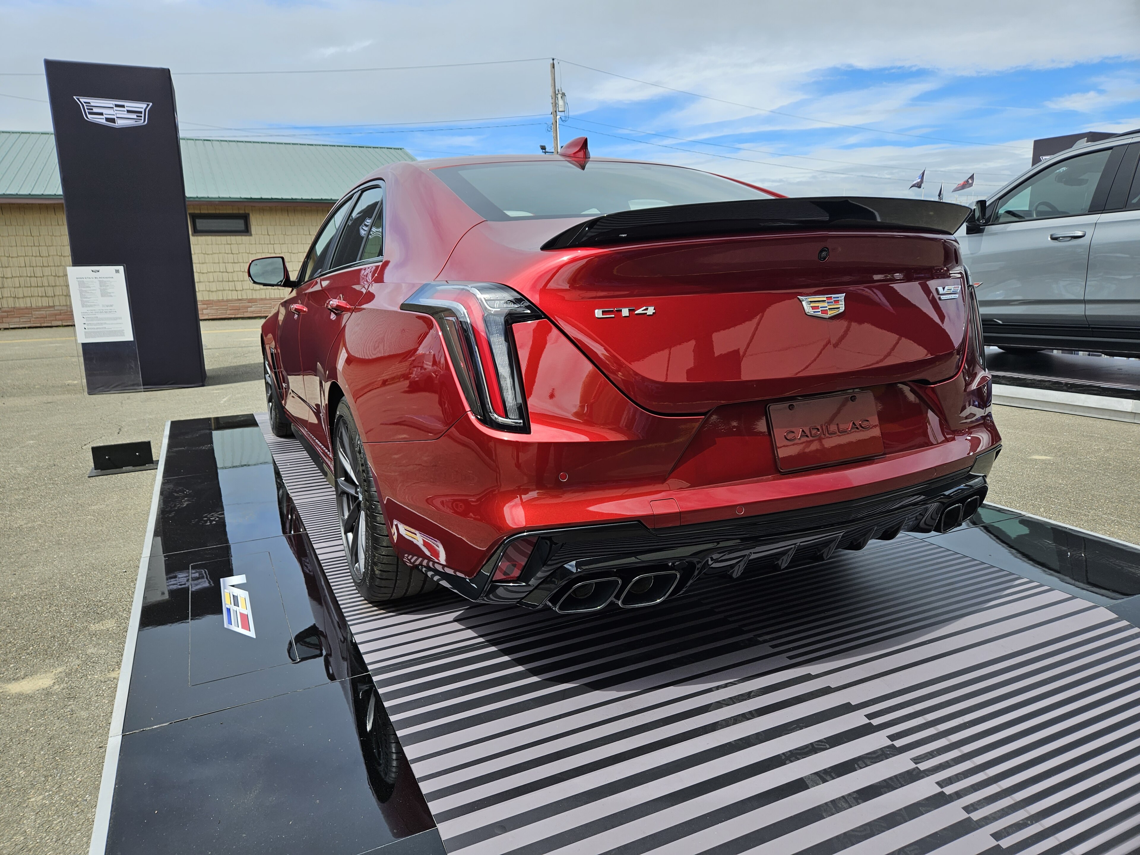 Cadillac ct4-v