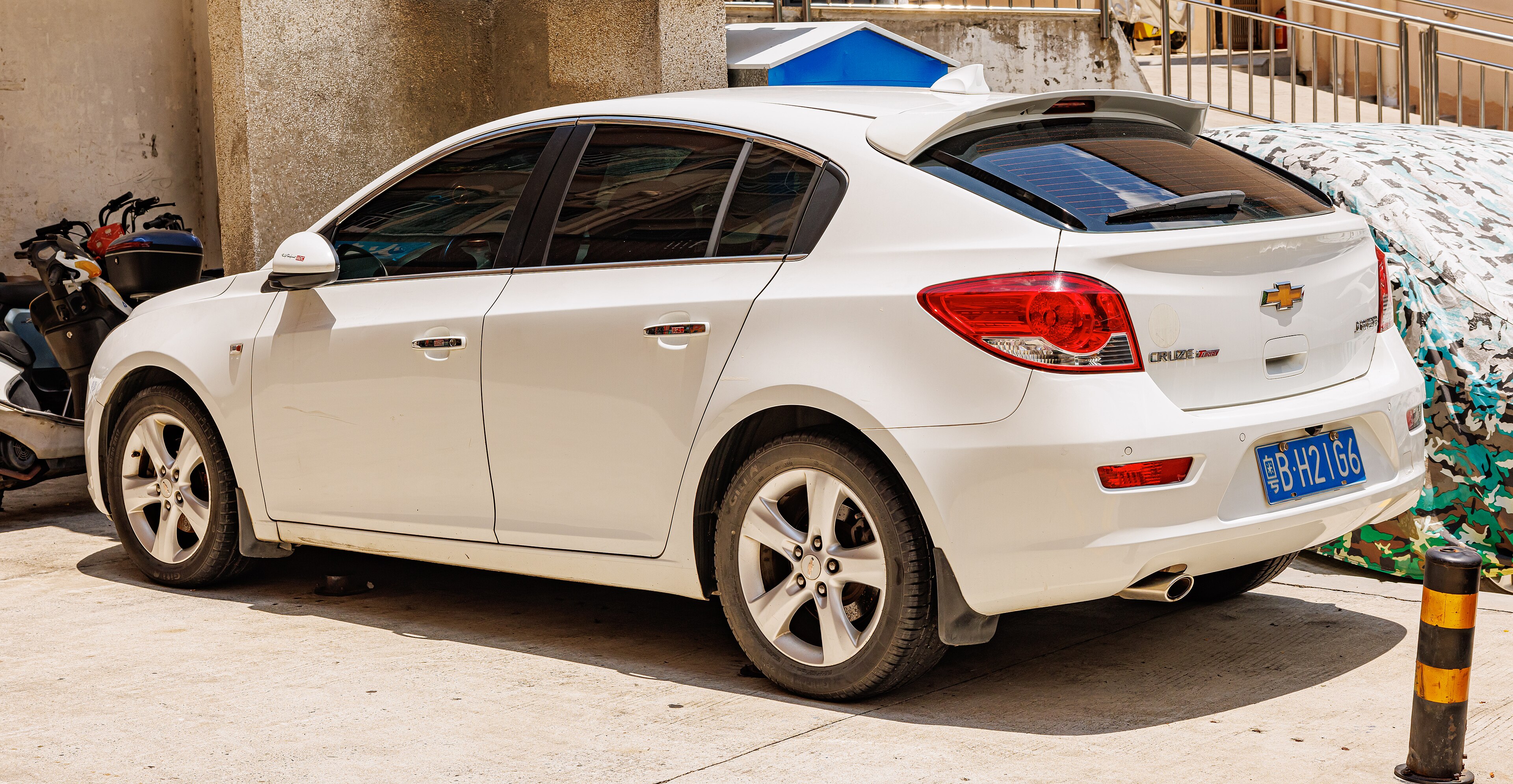 Chevrolet cruze-hatchback