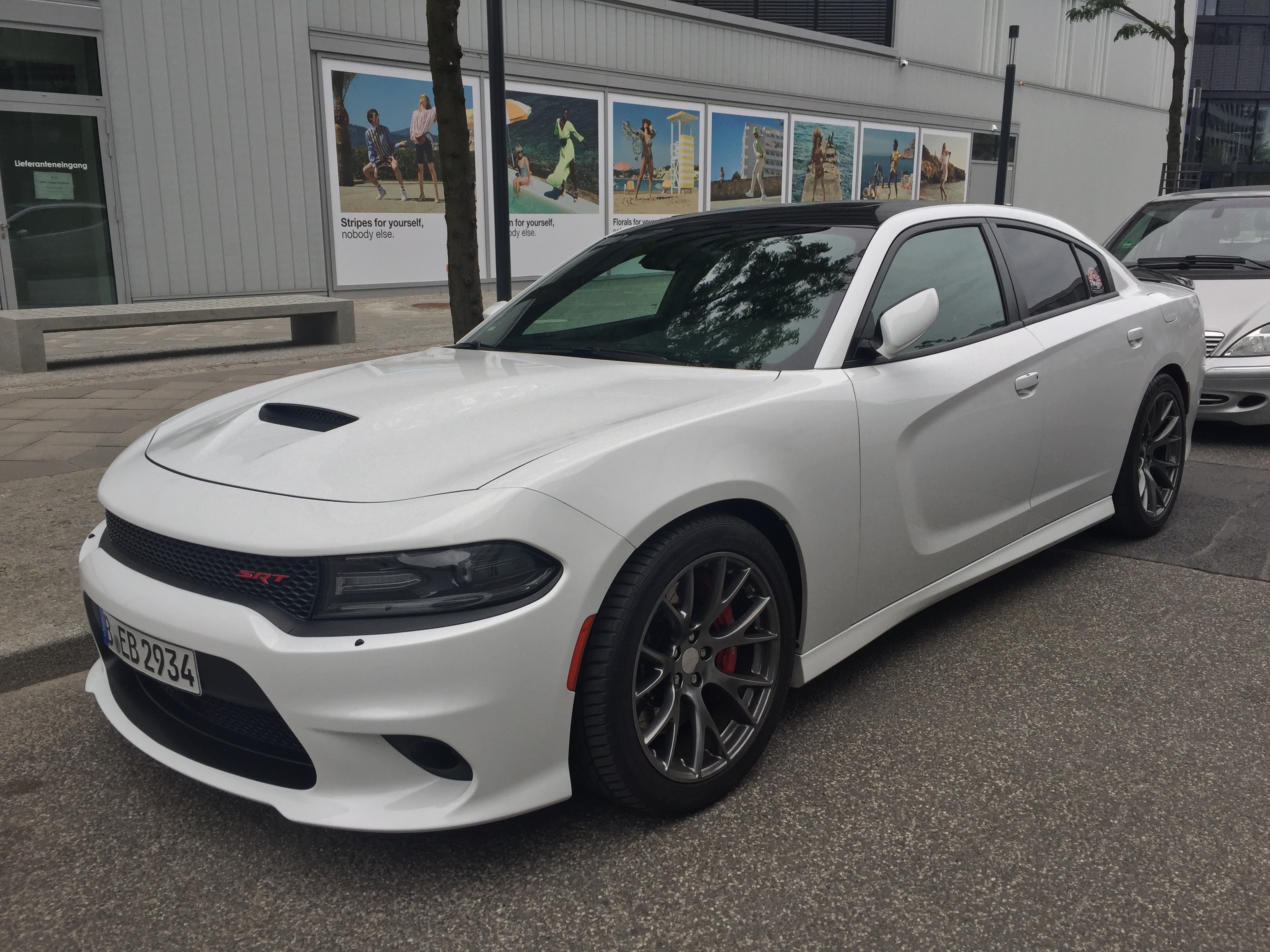 Dodge charger-srt8