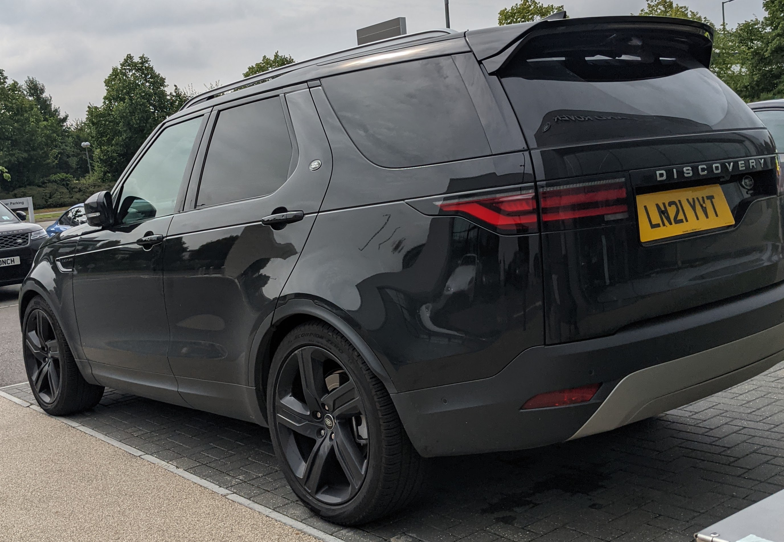 Land Rover discovery-mhev