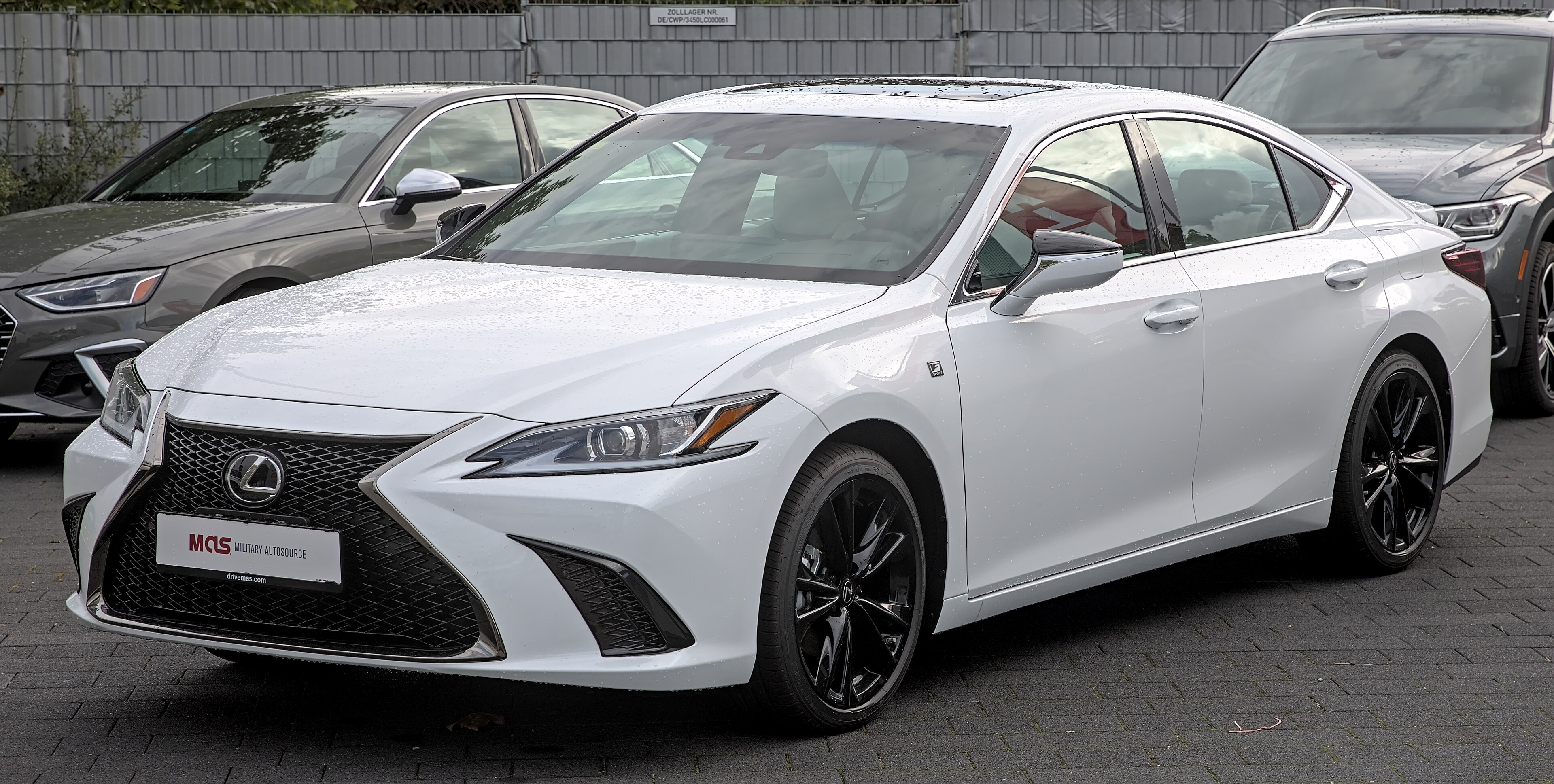 Lexus is-350
