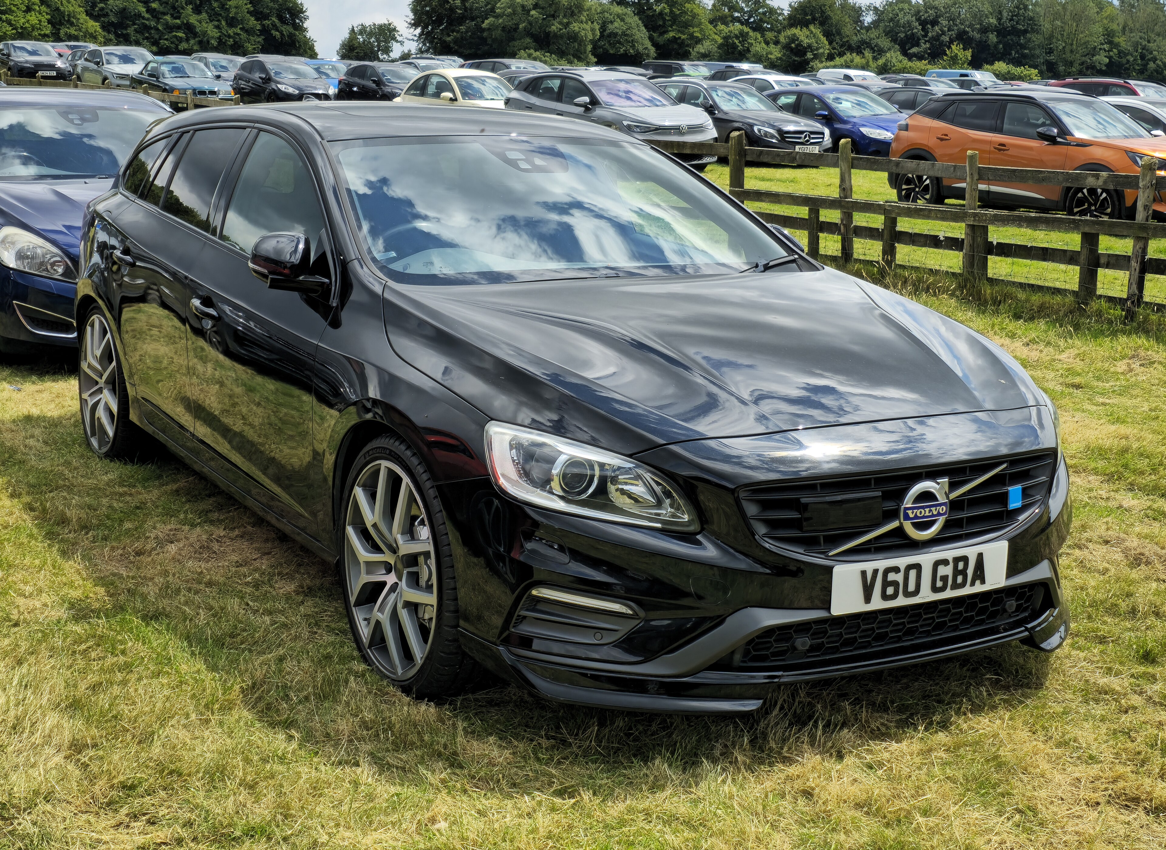 Volvo v60-cc-awd