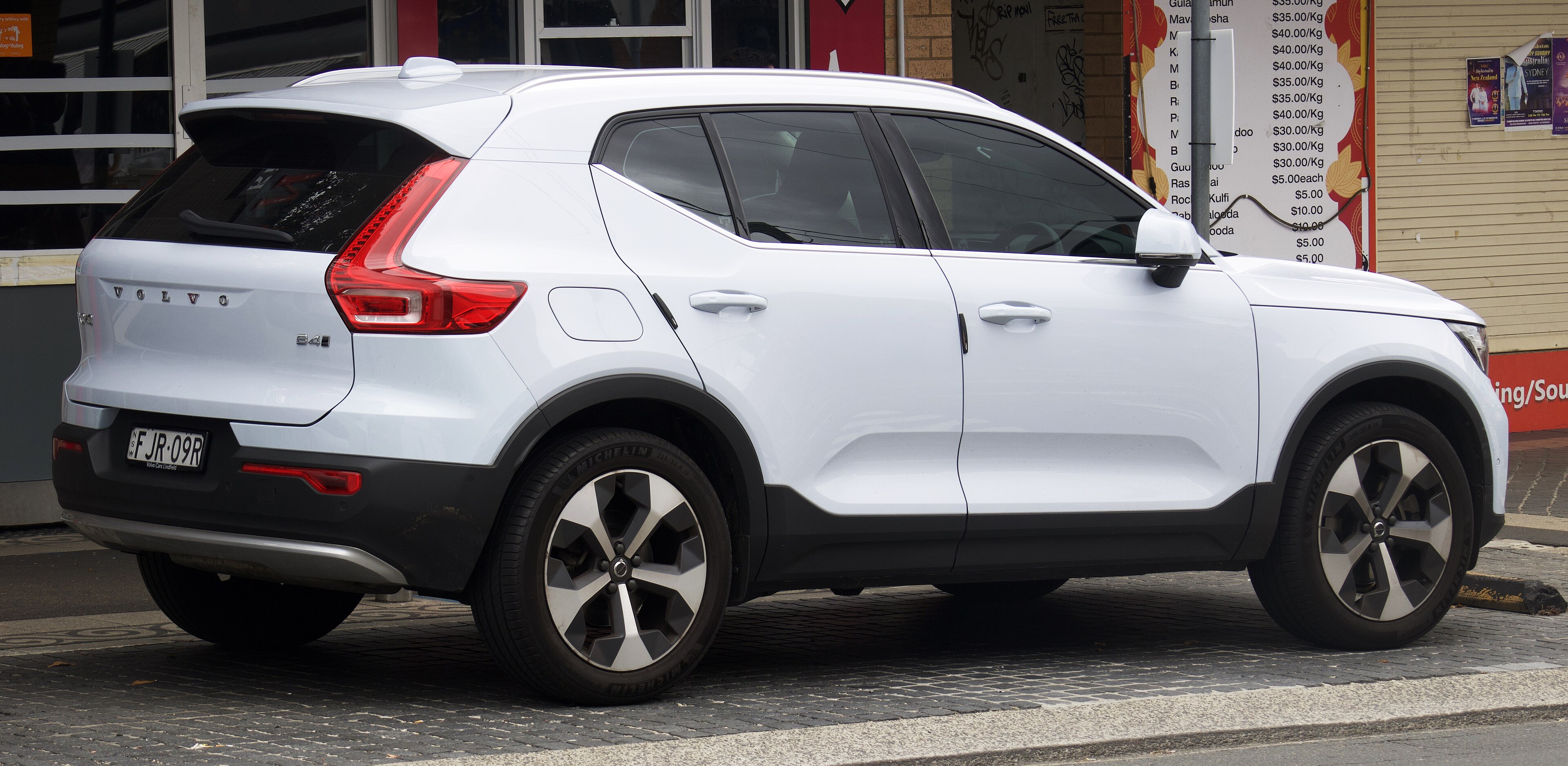 Volvo xc40-b4